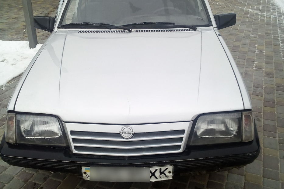 Продам Opel Ascona 1984 года в г. Изюм, Харьковская область