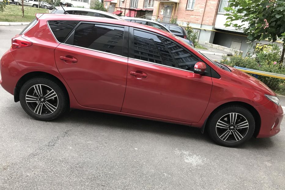 Продам Toyota Auris 2014 года в Виннице