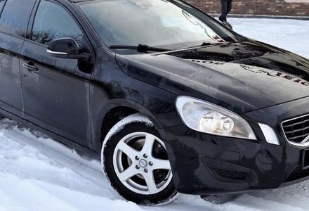 Продам Volvo V60 2012 года в Киеве