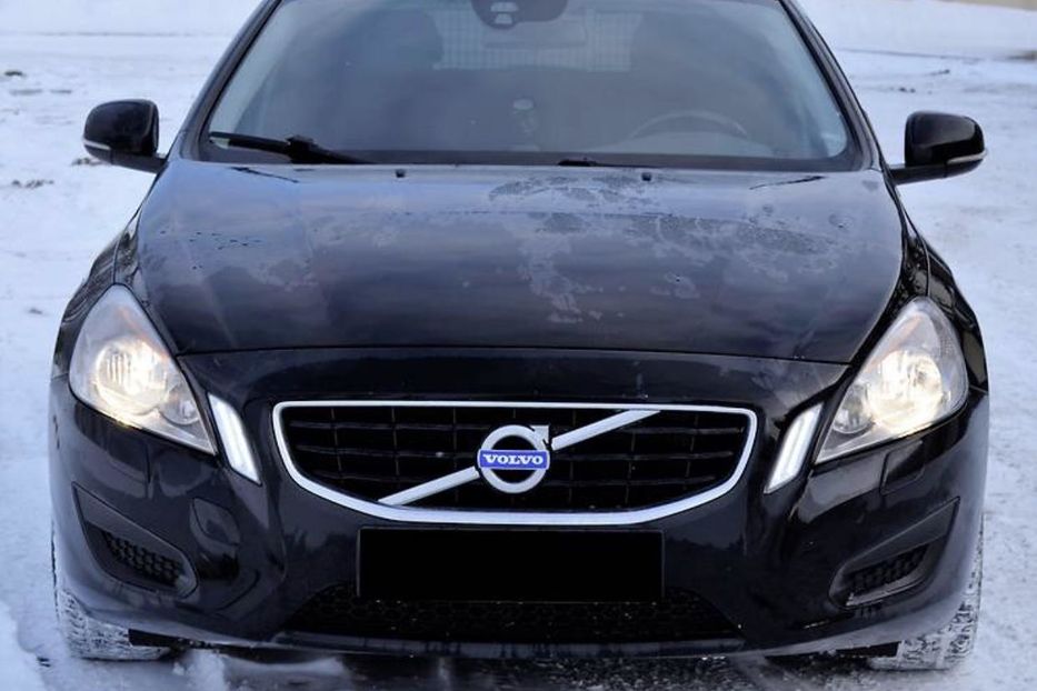 Продам Volvo V60 2012 года в Киеве