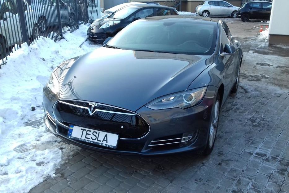 Продам Tesla Model S P85 2014 года в Киеве