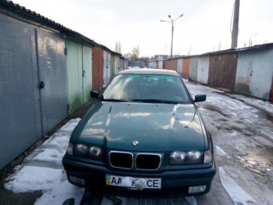 Продам BMW 318 1997 года в Киеве