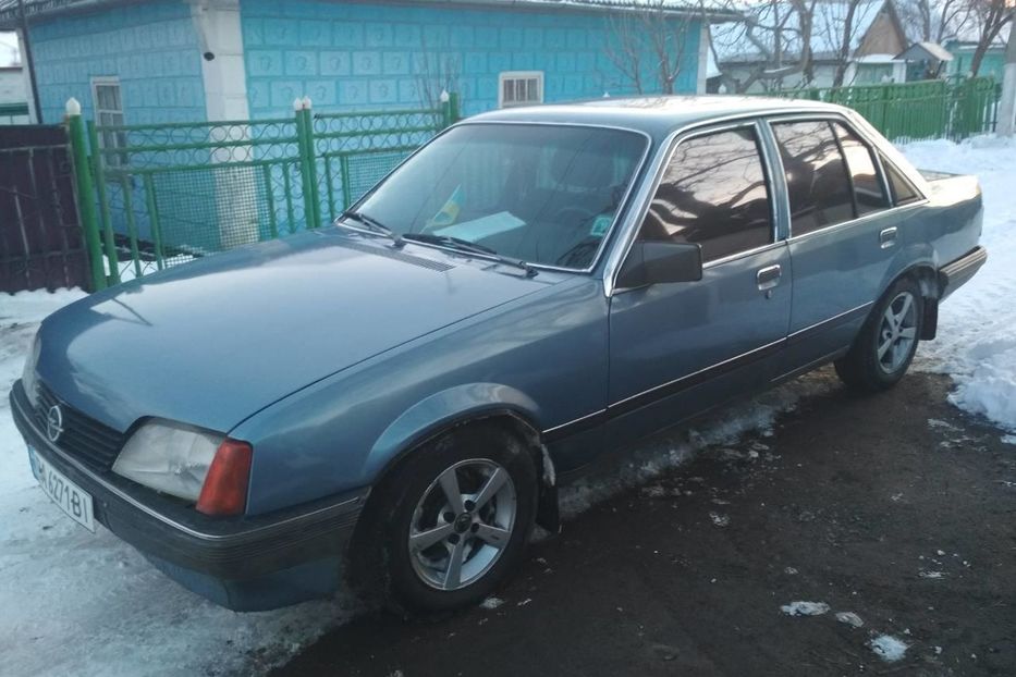 Продам Opel Rekord Инжектор ,КПП пятиступка 1986 года в г. Гайворон, Кировоградская область