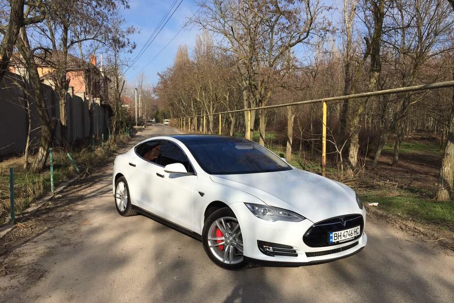 Продам Tesla Model S P85 2014 года в Одессе