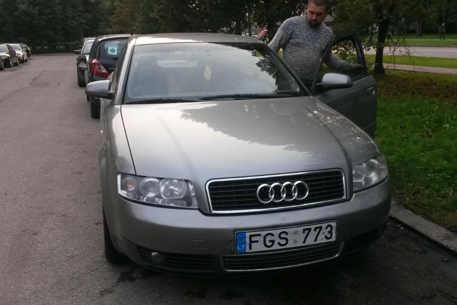 Продам Audi A4 2002 года в Черновцах