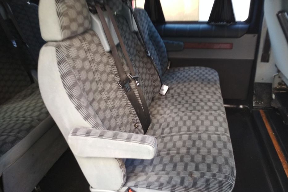 Продам Ford Transit пасс. пассажир-9мест 2008 года в Ровно