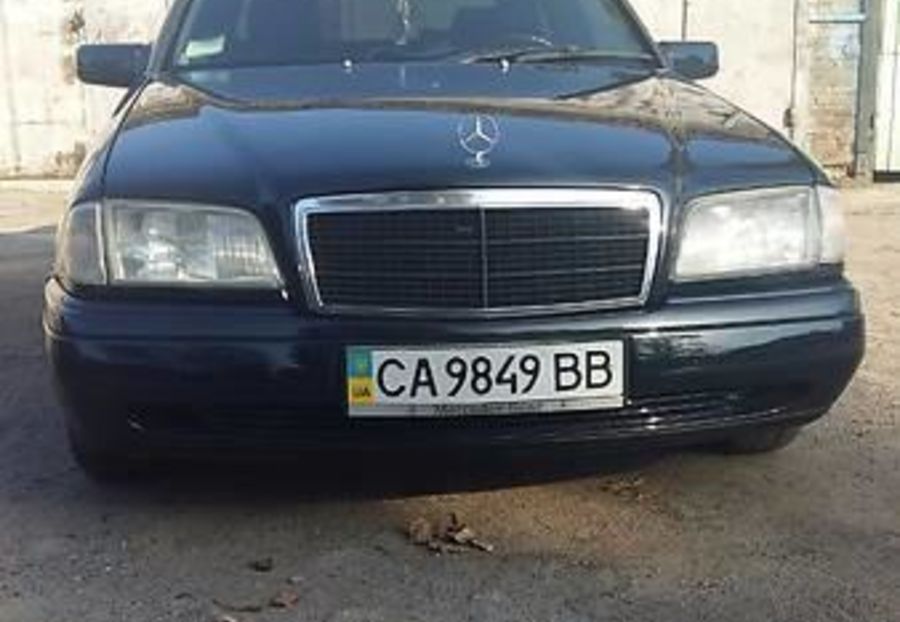 Продам Mercedes-Benz C-Class 180 1995 года в Черкассах