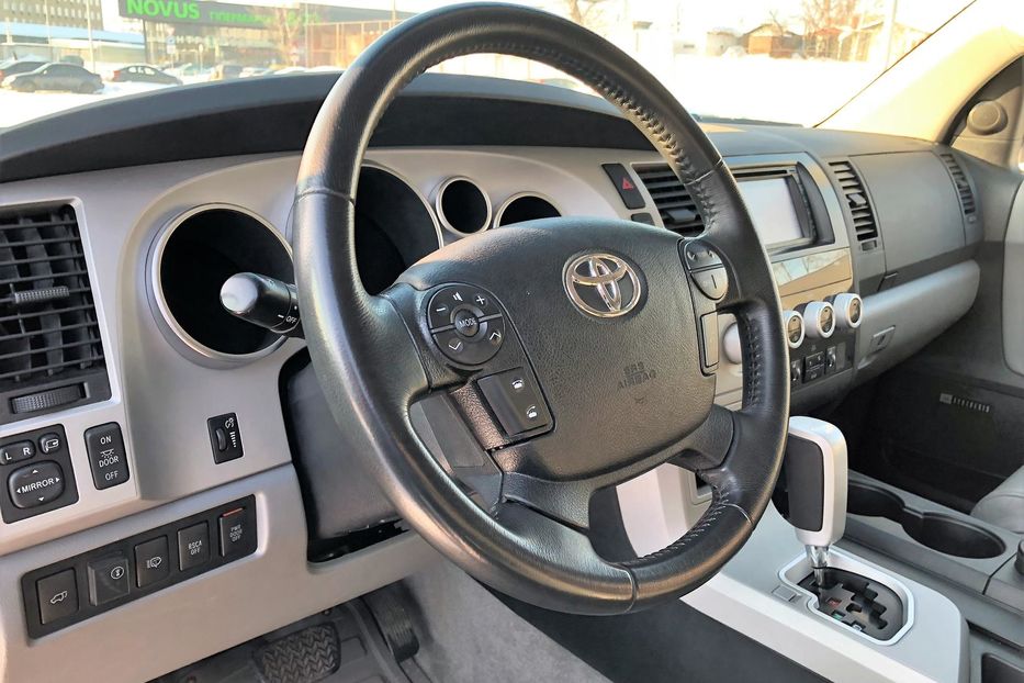 Продам Toyota Sequoia 2008 года в Киеве