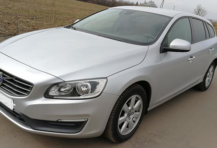 Продам Volvo V60 2014 года в Харькове