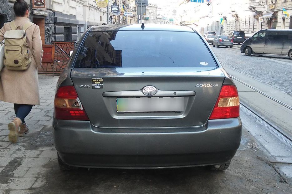 Продам Toyota Corolla 2003 года в Львове