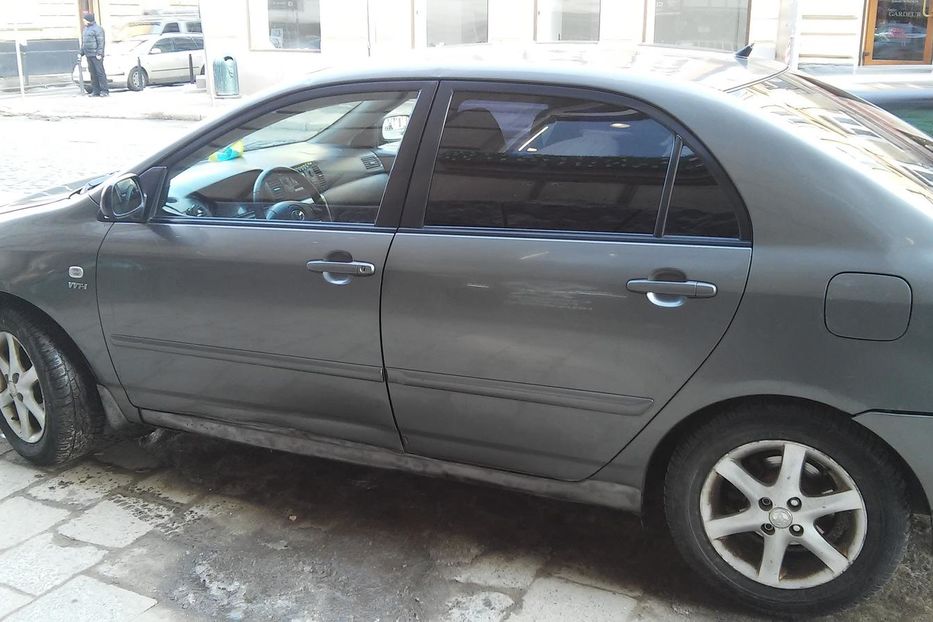 Продам Toyota Corolla 2003 года в Львове