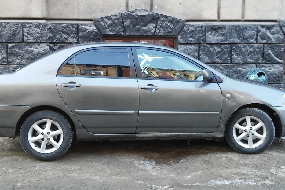 Продам Toyota Corolla 2003 года в Львове