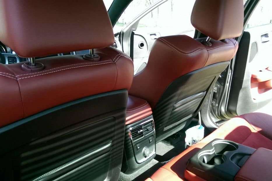 Продам Dodge Charger SRT 6.4HEMI 2012 года в Киеве