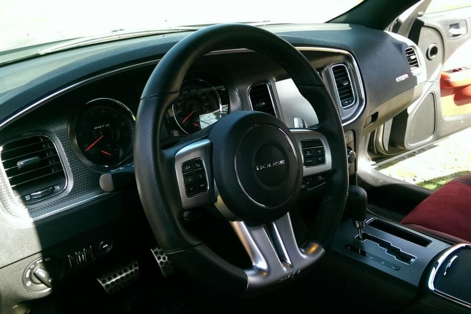 Продам Dodge Charger SRT 6.4HEMI 2012 года в Киеве
