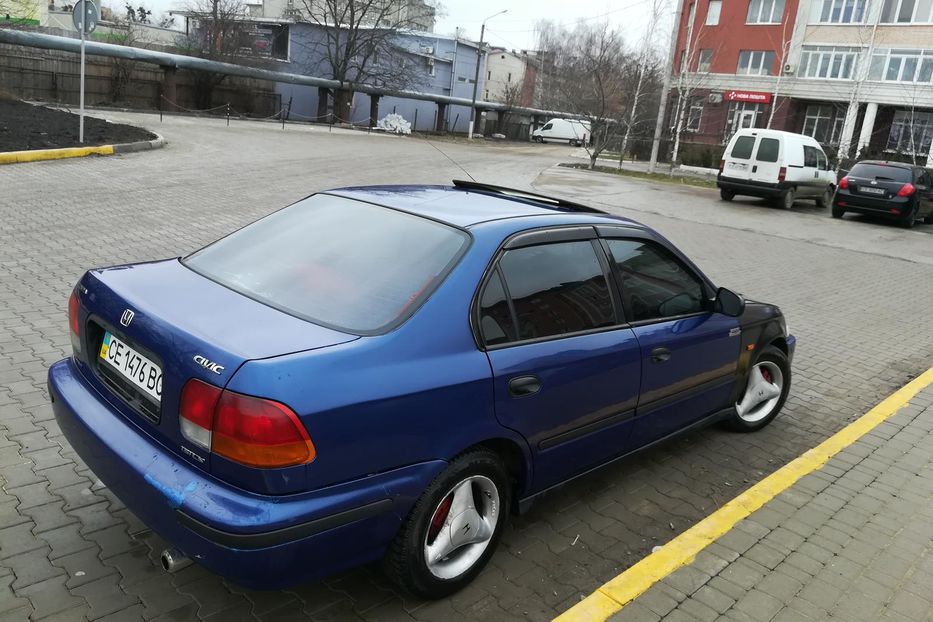 Продам Honda Civic 1998 года в Черновцах