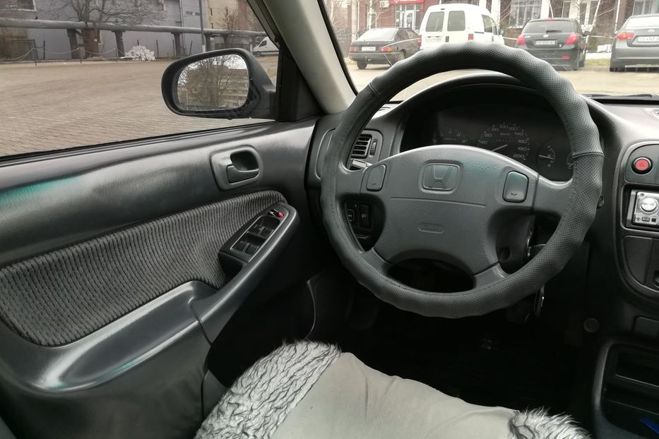 Продам Honda Civic 1998 года в Черновцах