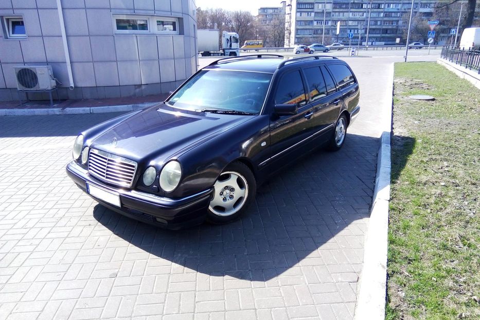Продам Mercedes-Benz E-Class Avantgarde 1997 года в Киеве