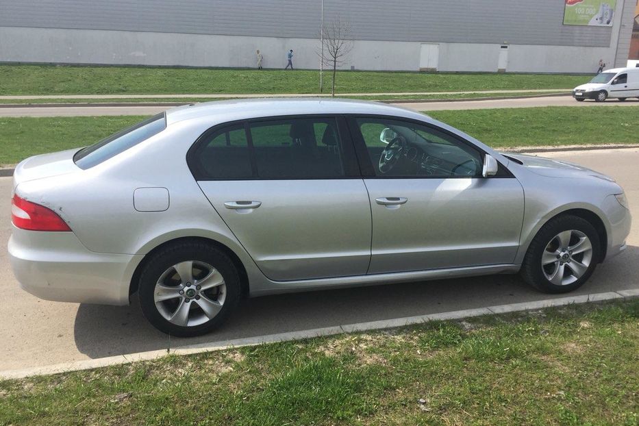 Продам Skoda Superb 2.0 TDI 2012 года в Львове