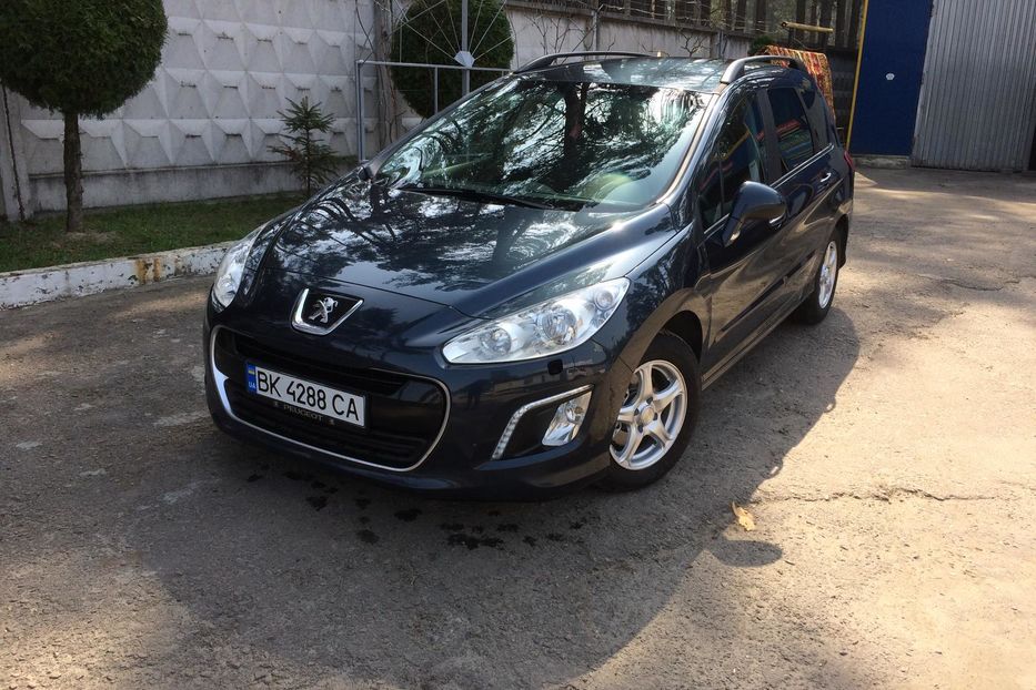 Продам Peugeot 308 SW Active 1.6 Avtomat  2011 года в Ровно