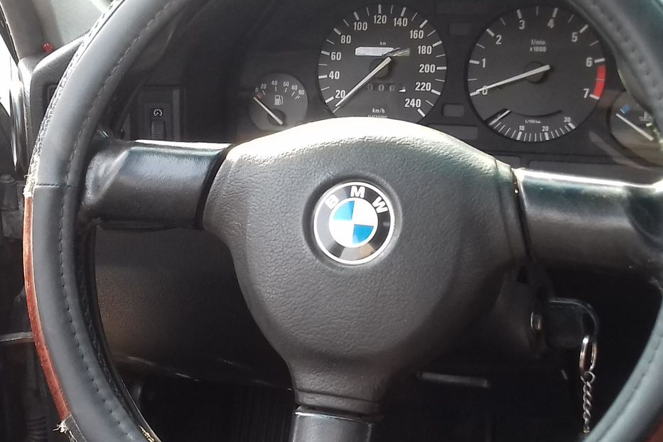 Продам BMW 520 E 34 1990 года в г. Днепровское, Днепропетровская область