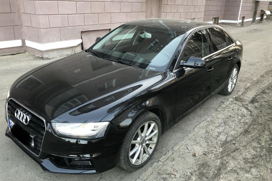 Продам Audi A4 S-line quattro  2014 года в Харькове