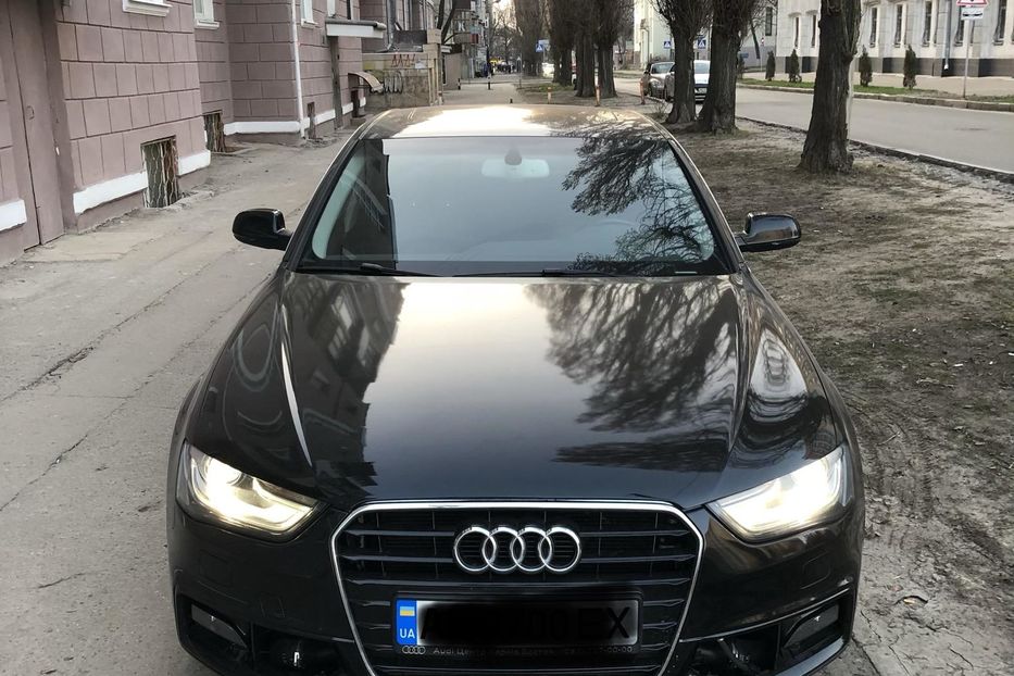 Продам Audi A4 S-line quattro  2014 года в Харькове