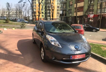 Продам Nissan Leaf SV 2013 года в Киеве