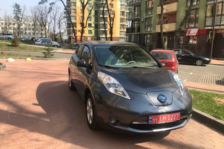 Продам Nissan Leaf SV 2013 года в Киеве