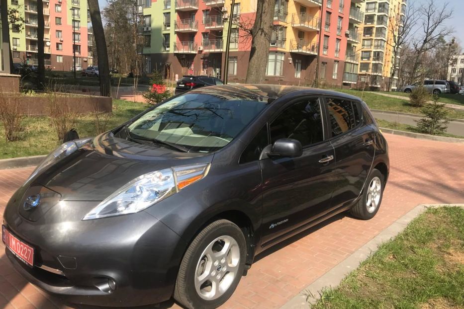 Продам Nissan Leaf SV 2013 года в Киеве