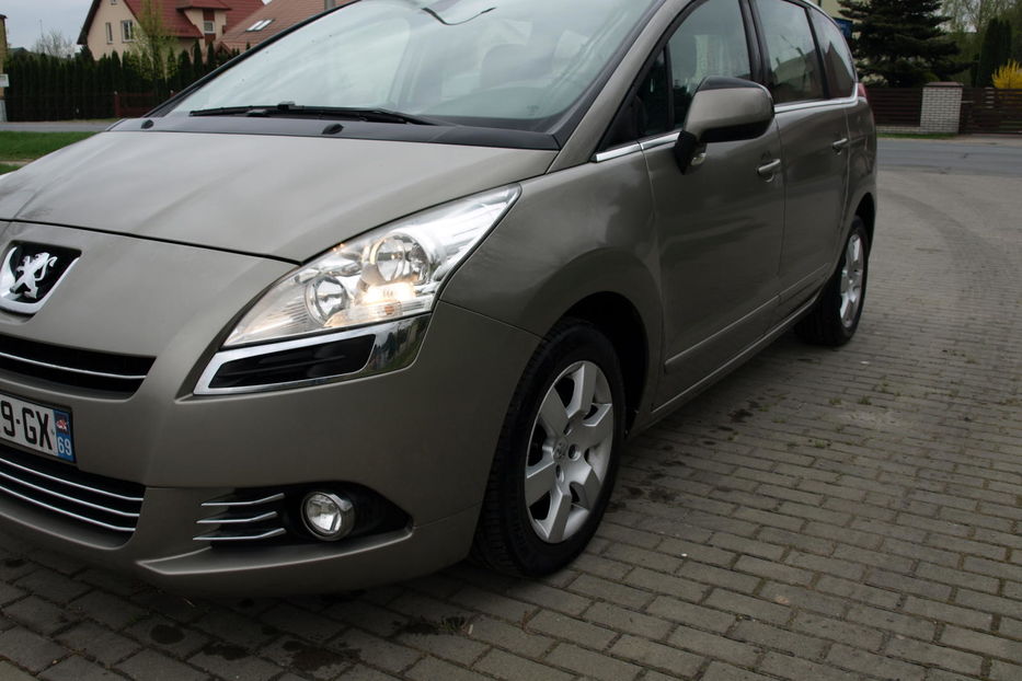 Продам Peugeot 5008 2012 года в Львове