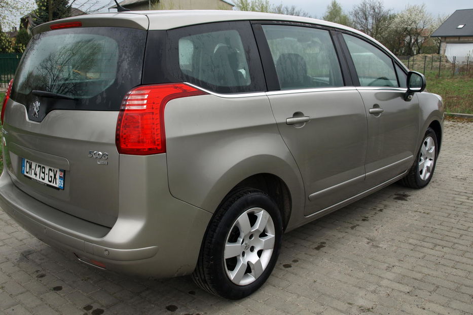 Продам Peugeot 5008 2012 года в Львове