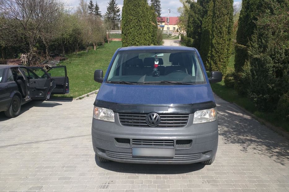 Продам Volkswagen T5 (Transporter) пасс. 2004 года в Ровно