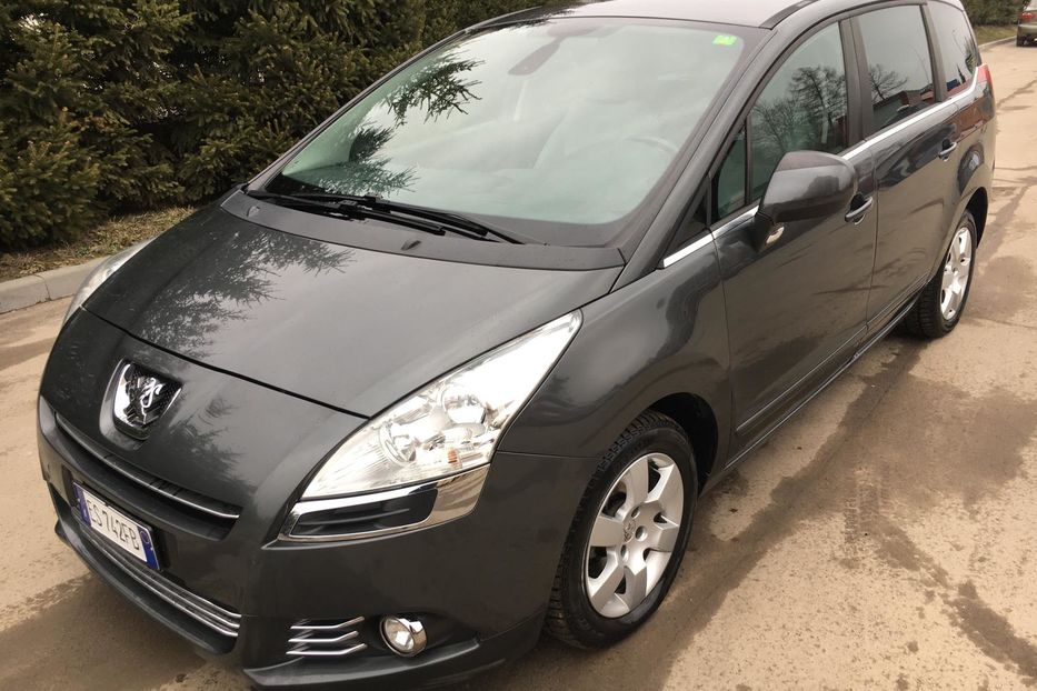 Продам Peugeot 5008 2013 года в Тернополе