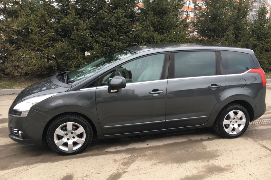 Продам Peugeot 5008 2013 года в Тернополе