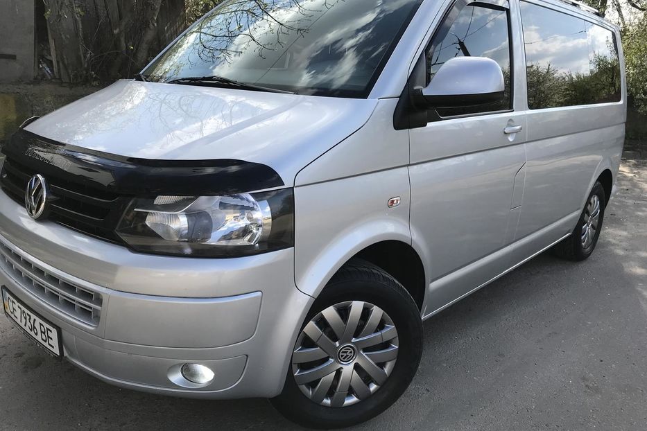 Продам Volkswagen T5 (Transporter) пасс. 2010 года в Черновцах