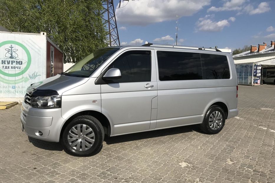 Продам Volkswagen T5 (Transporter) пасс. 2010 года в Черновцах