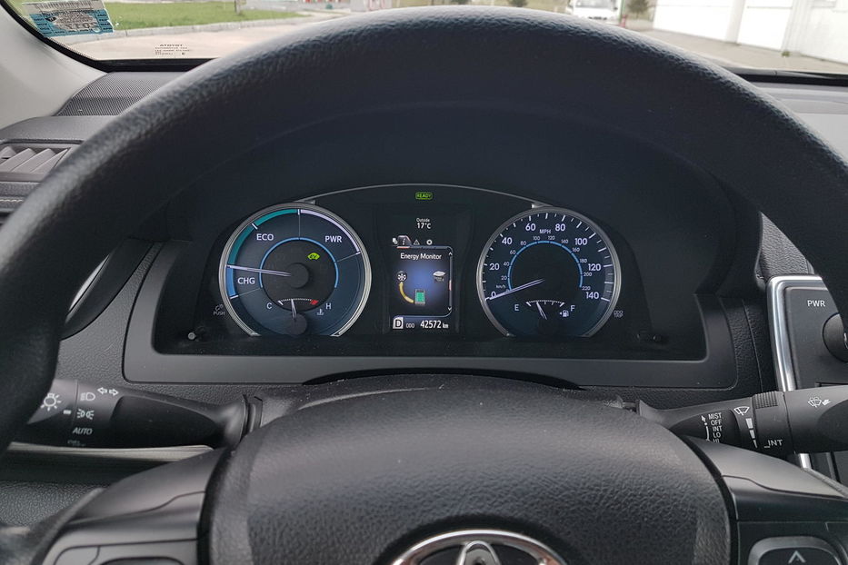 Продам Toyota Camry Hybrid  2015 года в Житомире