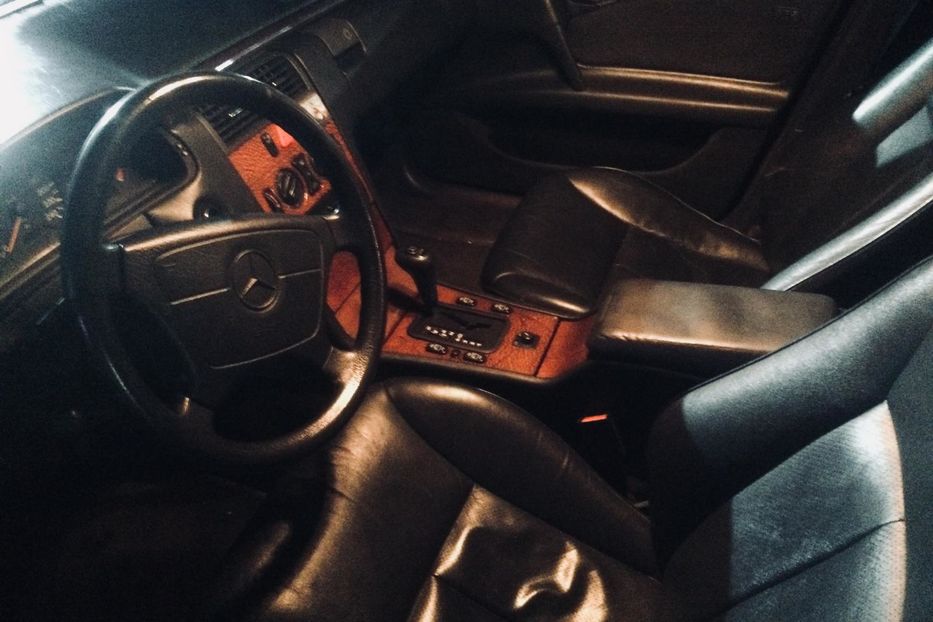 Продам Mercedes-Benz E-Class 	E-класс W210 E 230 Lim 1996 года в Киеве