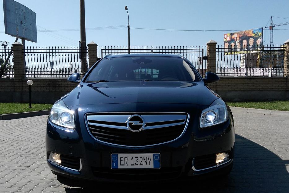 Продам Opel Insignia 140 KW BiTURBO COSMO 2013 года в Луцке