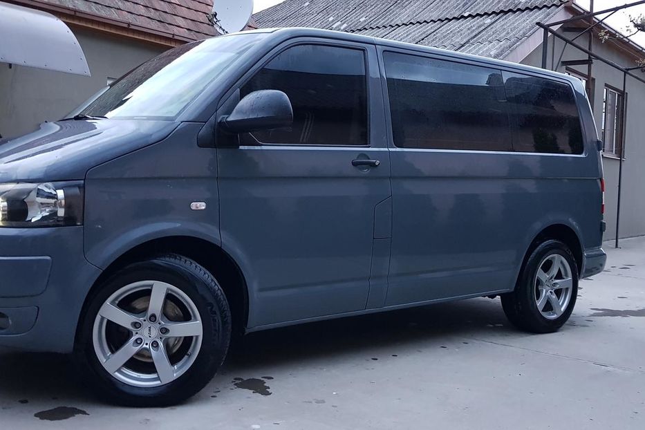 Продам Volkswagen T6 (Transporter) пасс. 2011 года в Ужгороде