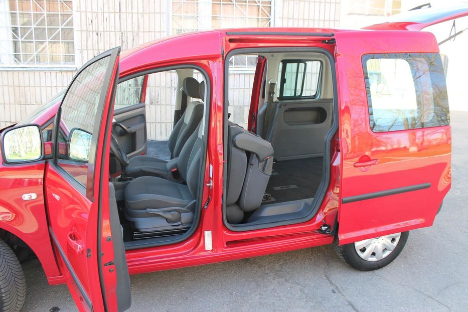 Продам Volkswagen Caddy пасс. 1.6 75kw original passanger 2011 года в Сумах