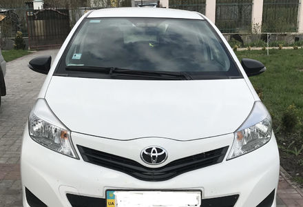 Продам Toyota Yaris 2012 года в Киеве