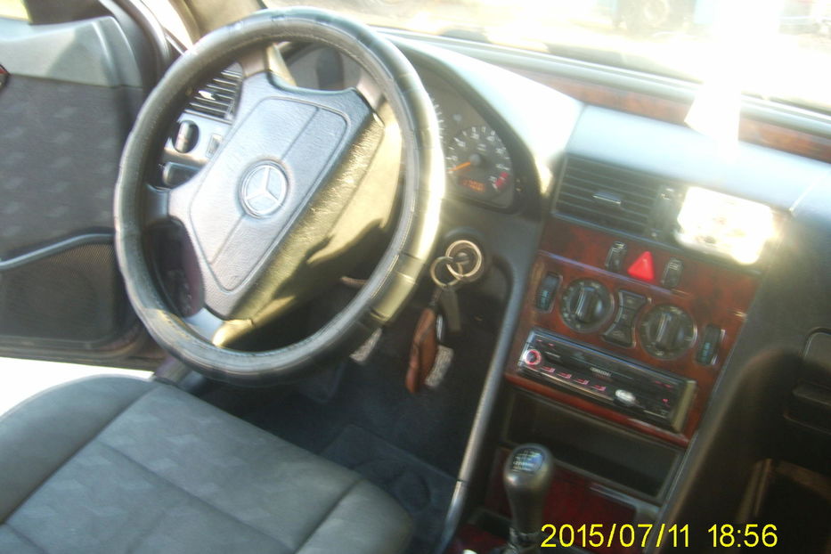 Продам Mercedes-Benz C-Class 1995 года в Одессе