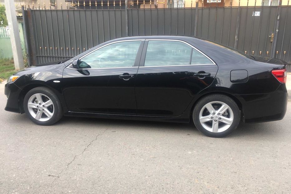 Продам Toyota Camry SE 2014 года в Одессе