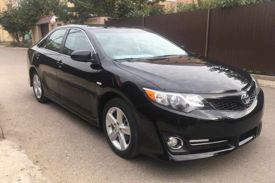 Продам Toyota Camry SE 2014 года в Одессе