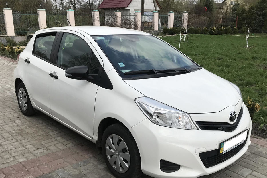 Продам Toyota Yaris 2012 года в Киеве