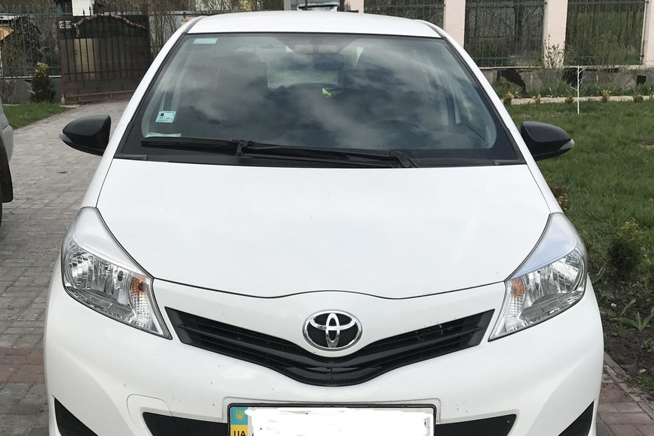 Продам Toyota Yaris 2012 года в Киеве