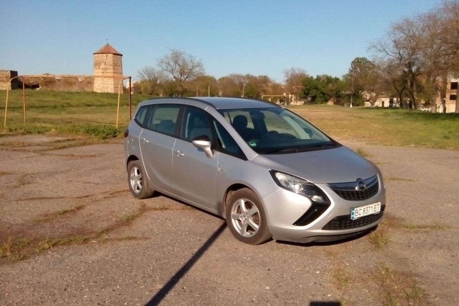 Продам Opel Zafira Turer C 2012 года в г. Белгород-Днестровский, Одесская область