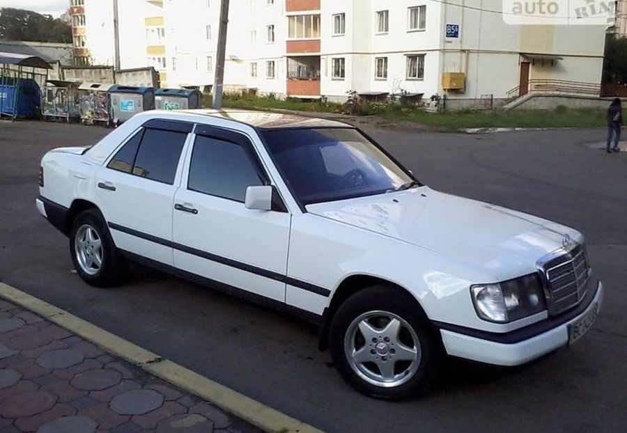 Продам Mercedes-Benz 300 124 1985 года в Львове