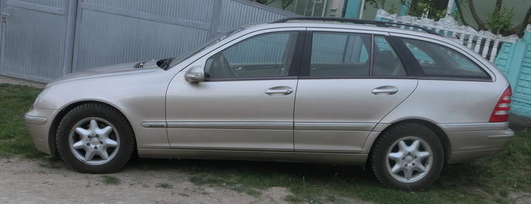 Продам Mercedes-Benz C-Class 2003 года в Черновцах